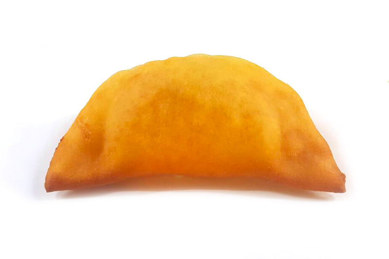 Panzerotto barese appena fritto con ripieno filante di Panzeropoli Bari